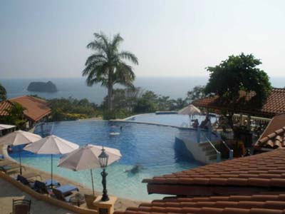 Hotel Parador Resort & Spa pool