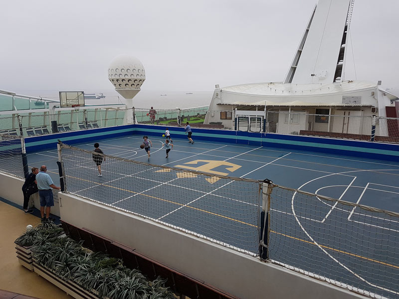 מגרש כדורסל