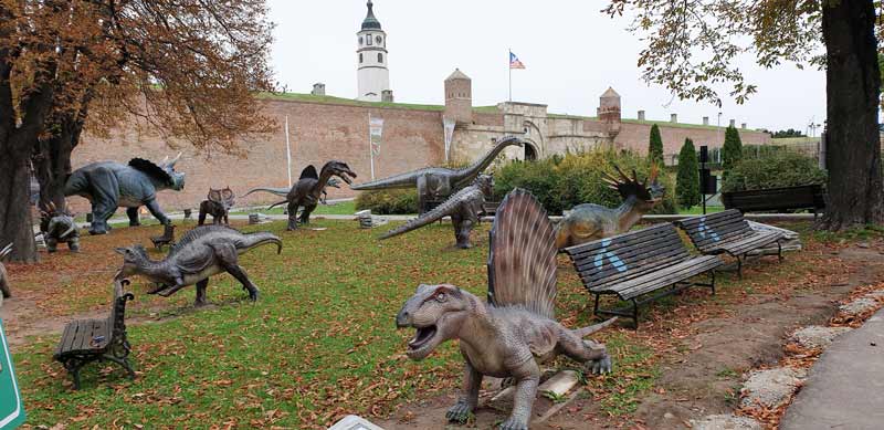 פארק דינוזאורים בפארק המצודה בבלגרד