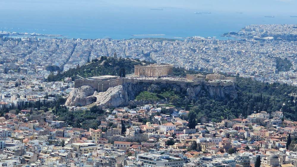 האקרופוליס במבט מגבעת הזאבים
