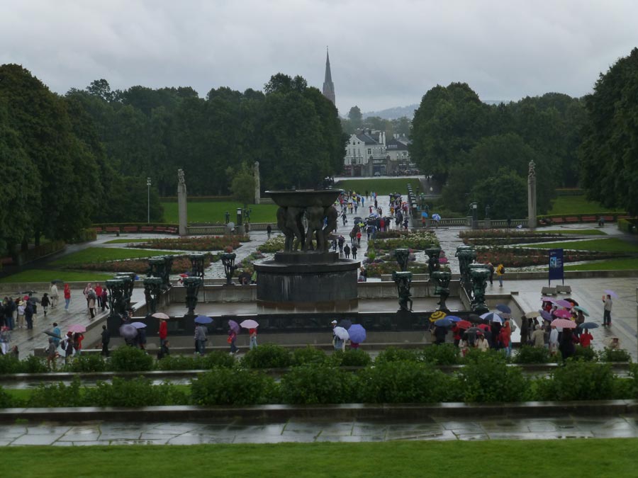 פארק פרוגנר Frognerparken בו מוצגים פסלי ויגלאנד באוסלו Vigeland Park