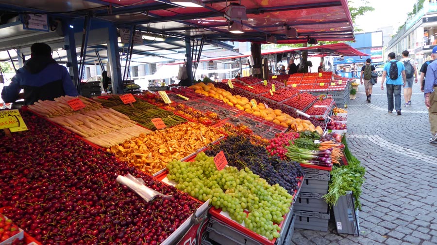 דוכנים בשוק