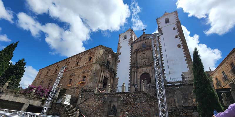 הכנסייה San Francisco Javier