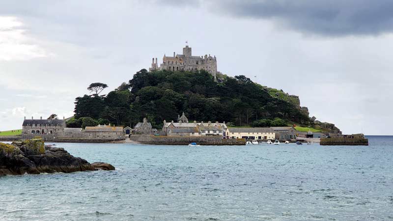 מבצר בשם St. Michael's Mount