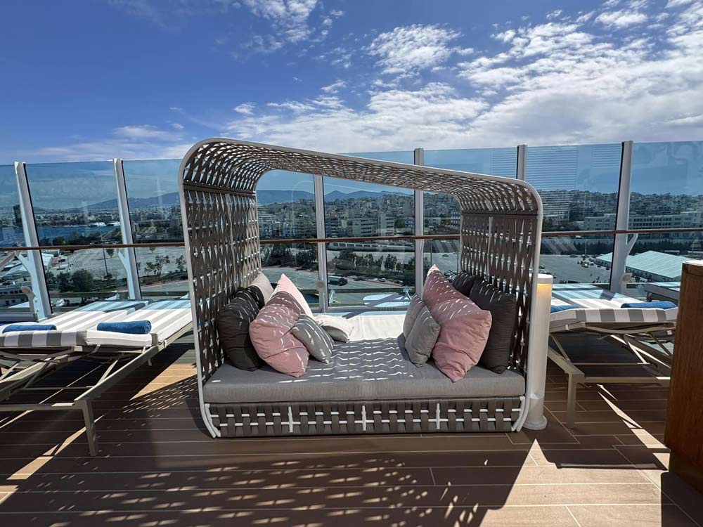 פינות ישיבה נוחות בסיפון הסנקצ'וארי