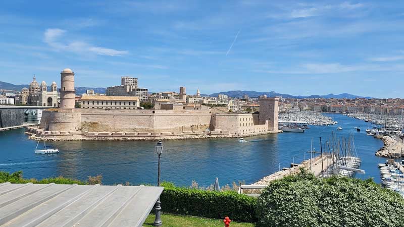 הנוף הנשקף מארמון בפארק דה פארו