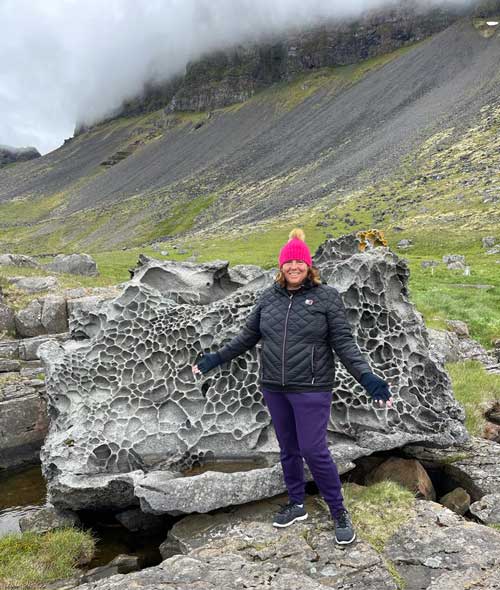סלעים בצורות מיוחדות באיסלנד