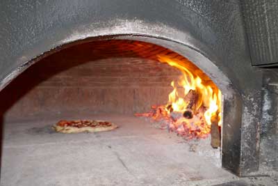 תנור לבנים לפיצה