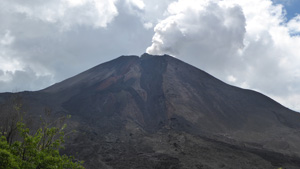 אגם והר געש אטיטלן