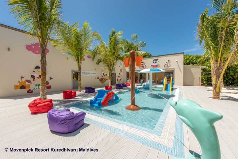 בריכה לילדים במלון מובנפיק מלדיביים Mӧvenpick Resort Kuredhivaru Maldives