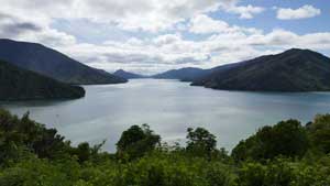 מפרץ מרהיב בדרך מערבה מפיקטון