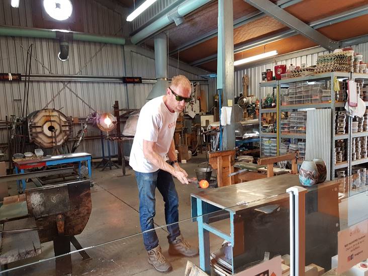 חנות הזכוכית Lava Glass