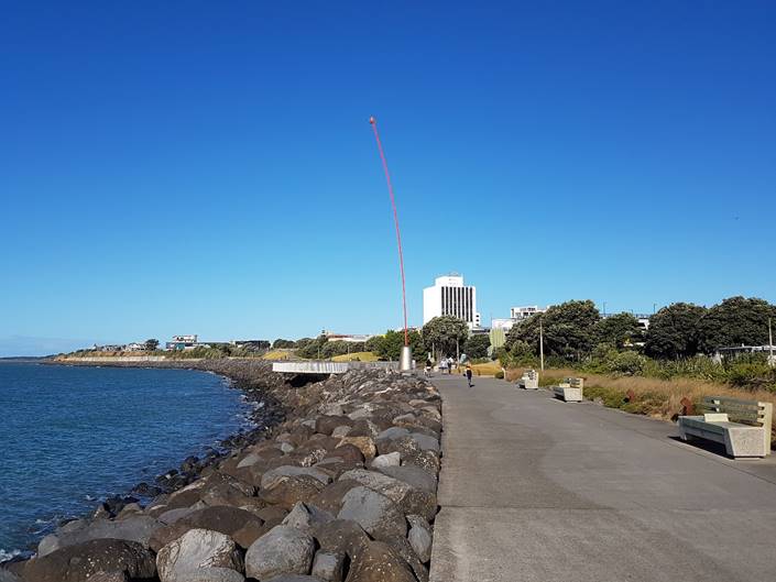 הטיילת שעל קו המים