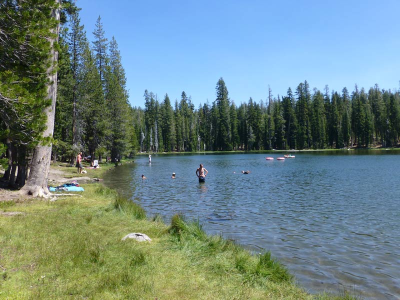 אגם הפסגה בפארק לאסן