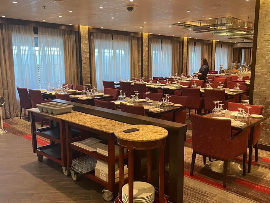 מסעדה באוניה