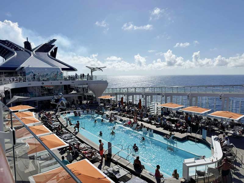 האוניה סלבריטי אקסל