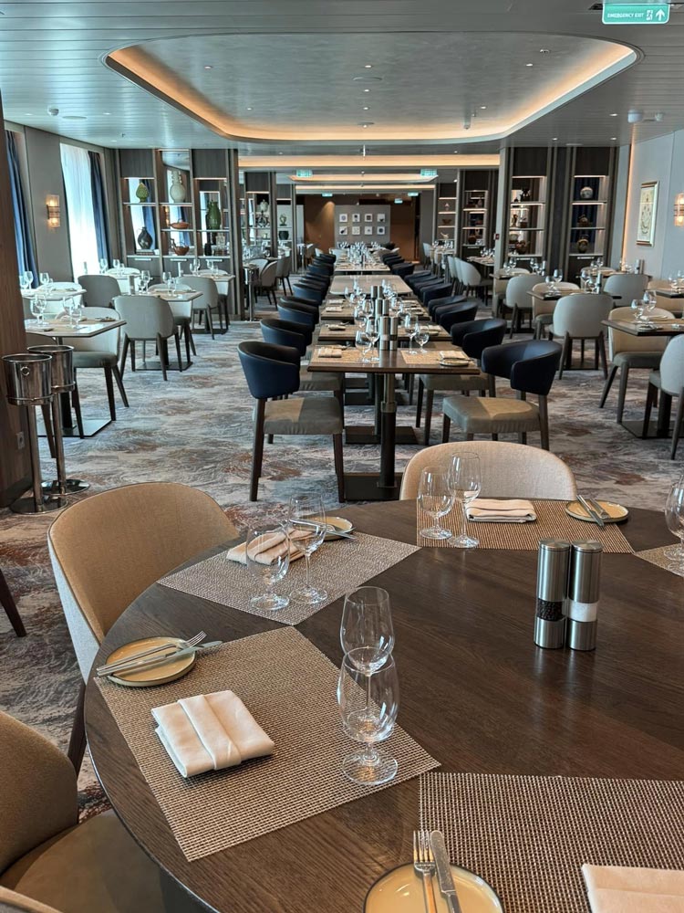 מסעדה באוניה