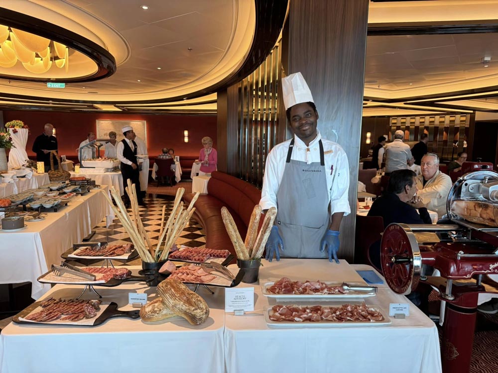 מסעדה באוניה