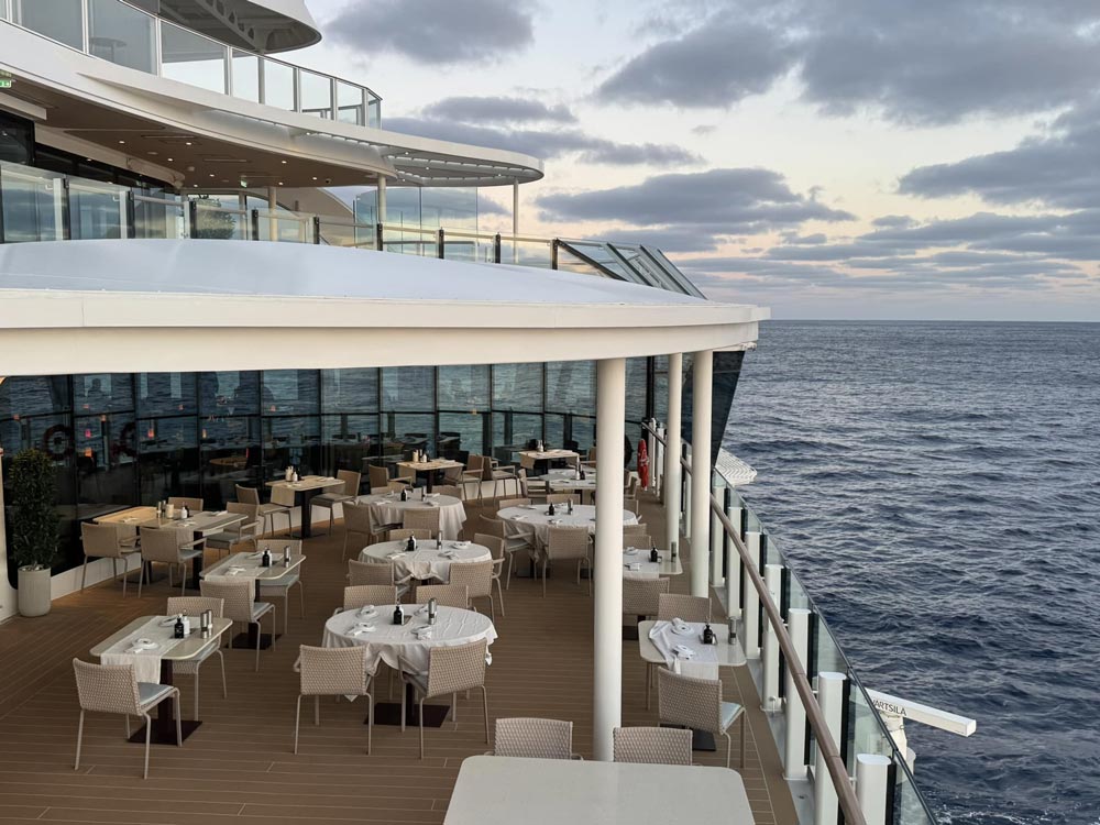 מסעדה על הסיפון