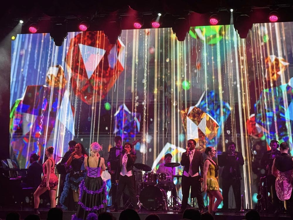 מופע בתיאטרון