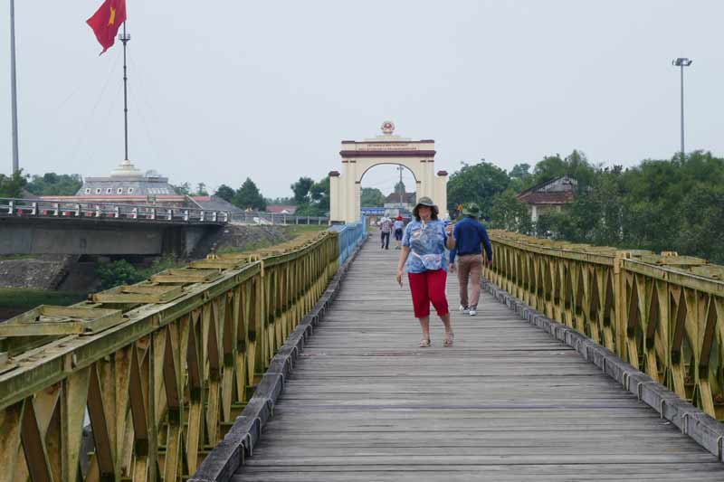 הגשר שהפריד בין צפון לדרום וייטנאם