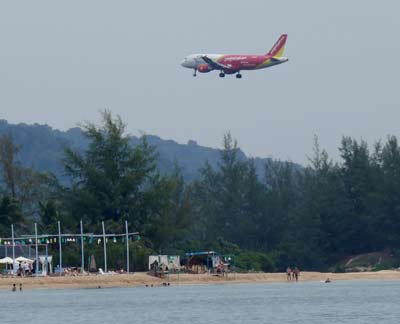 מטוס נוחת באי פוקוק